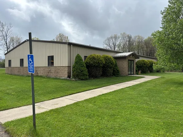 447 Career Ln, Shippenville, PA 16254