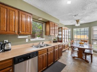 5303 Livermore Dr, Arlington, TX