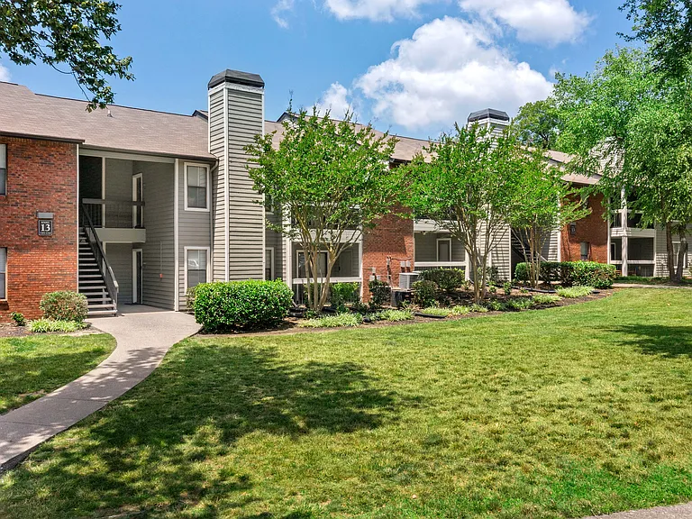 The Magnolia Apartments — Photo 43