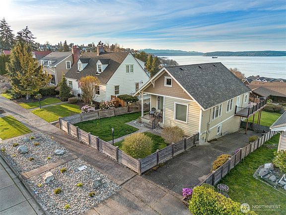 2nd image of 3105 N 32nd Street