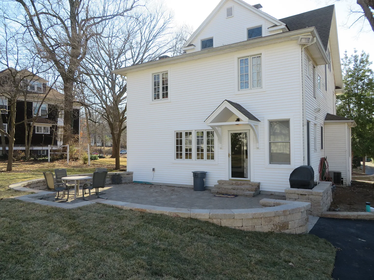 521 Greeley Ave photo 1