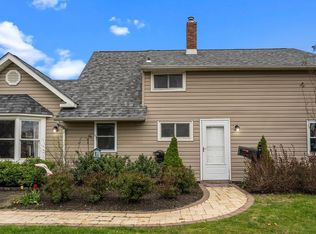 55 Grapevine Rd, Levittown, PA 19057