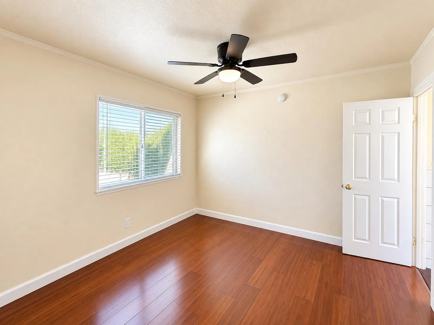 2 bed, 1240 sqft, $2,460 — Photo 2
