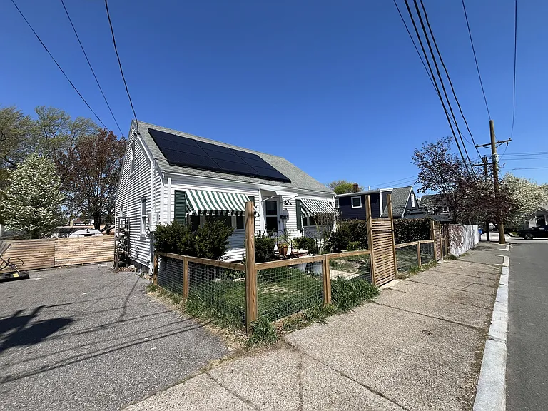106 Centre St — Photo 7