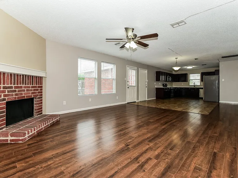 2316 Graystone Dr — Photo 6
