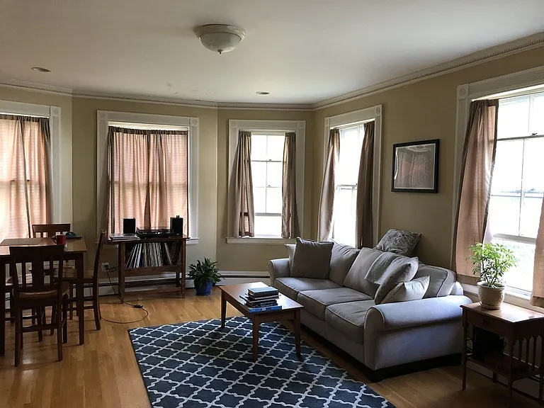 31 Auburn St #1 — Photo 3