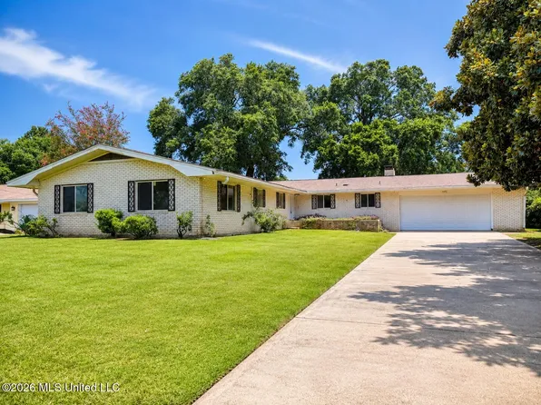 2421 Regency Dr, Biloxi, MS 39532