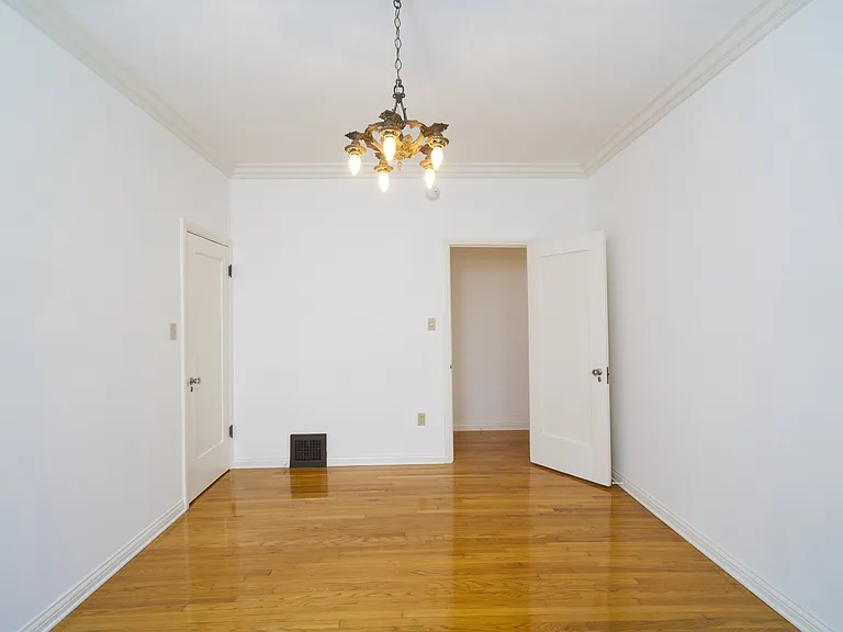 427 N Sierra Bonita Ave — Photo 3