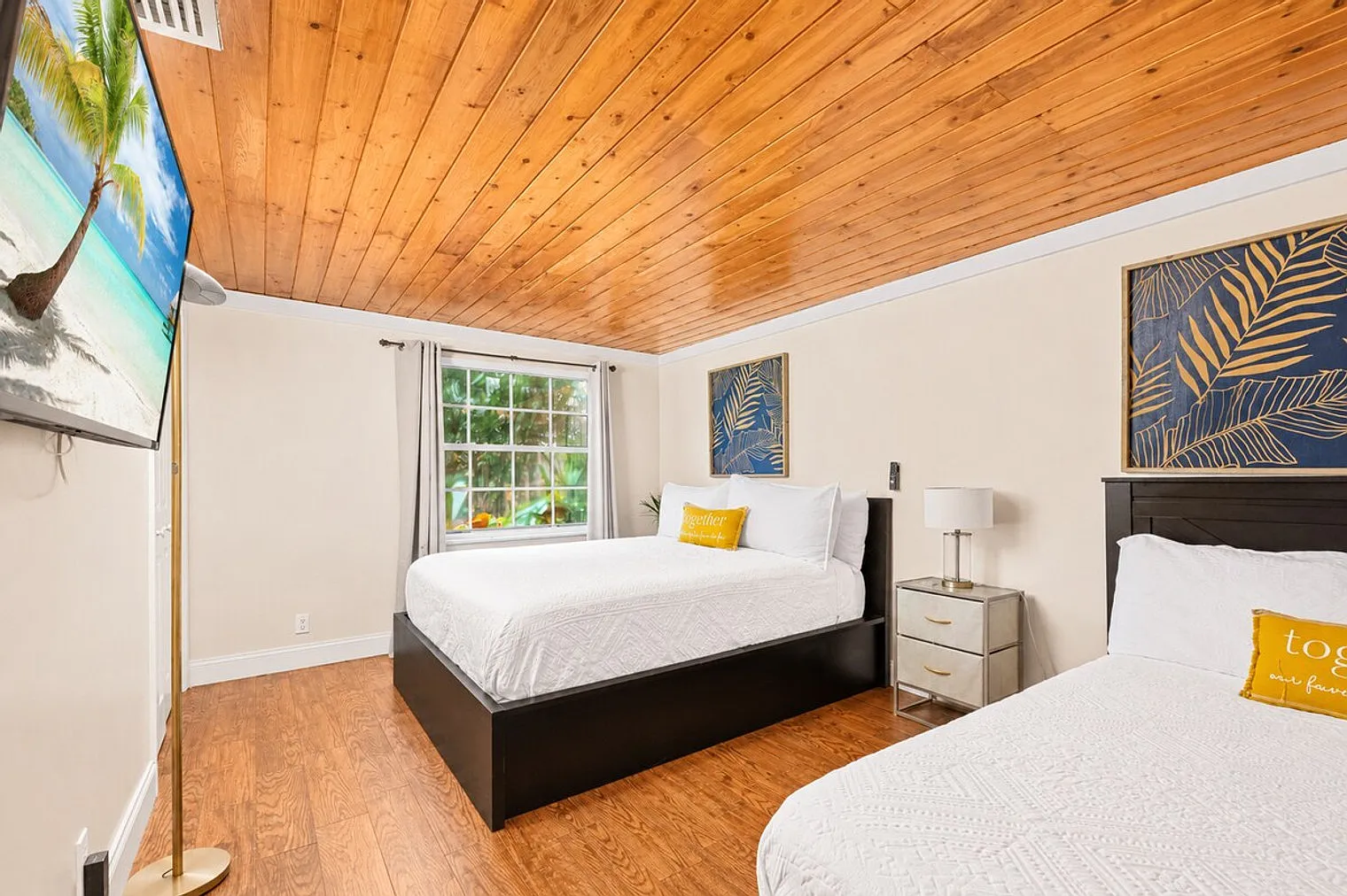 7 bed, 4.0 bath, $16,400 — Photo 4