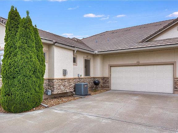 4th image of 4129 NE Chapel Manor Dr