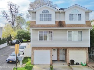 26 Belair Ln, Staten Island, NY 10305