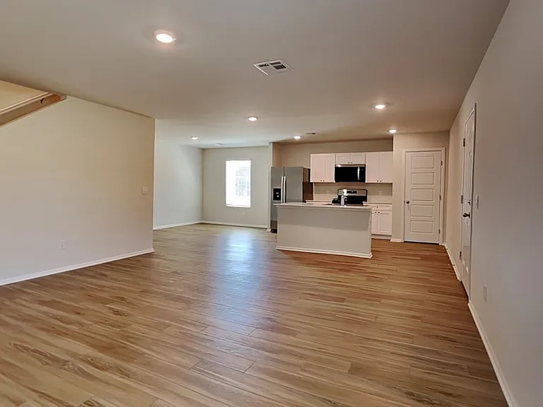 529 Saint Charles Pl — Photo 2