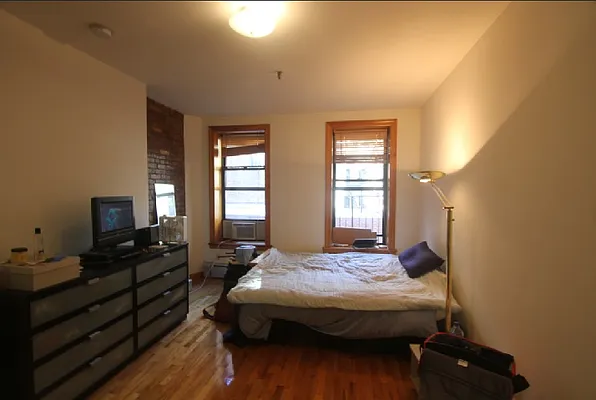 Rented by Robyn Lee, LREB | media 42