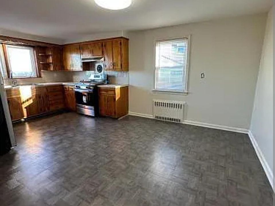 1st image of 66 Tower Pl