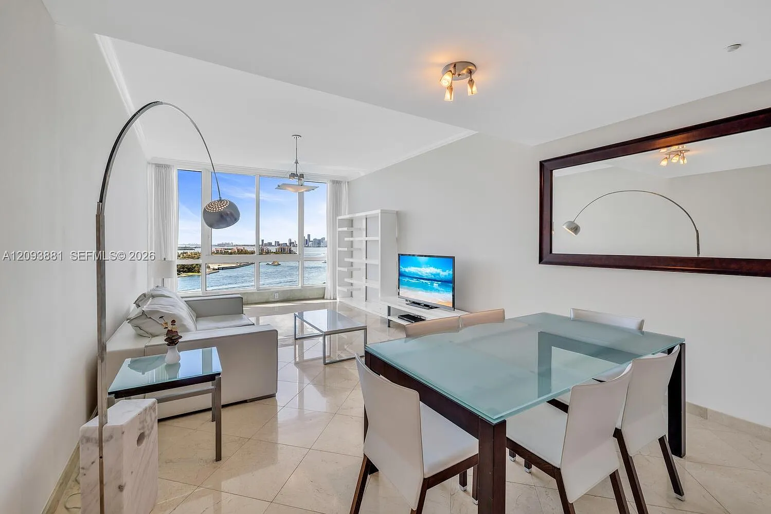 Continuum On South Beach — Photo 1