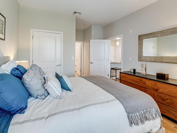 5th image of 2050 Central Rd #3460d0732