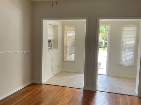 1913 Harding St, Hollywood, FL 33020