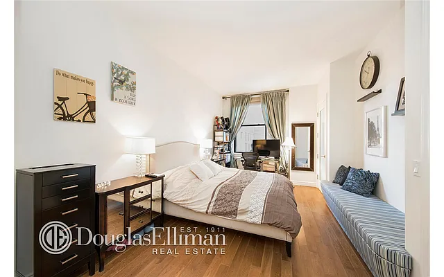 Rented by Douglas Elliman | media 13
