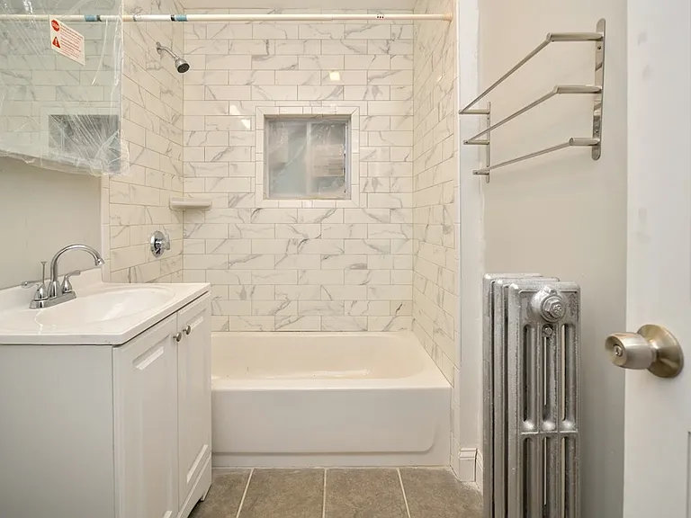 48 Evelyn St #1 — Photo 3