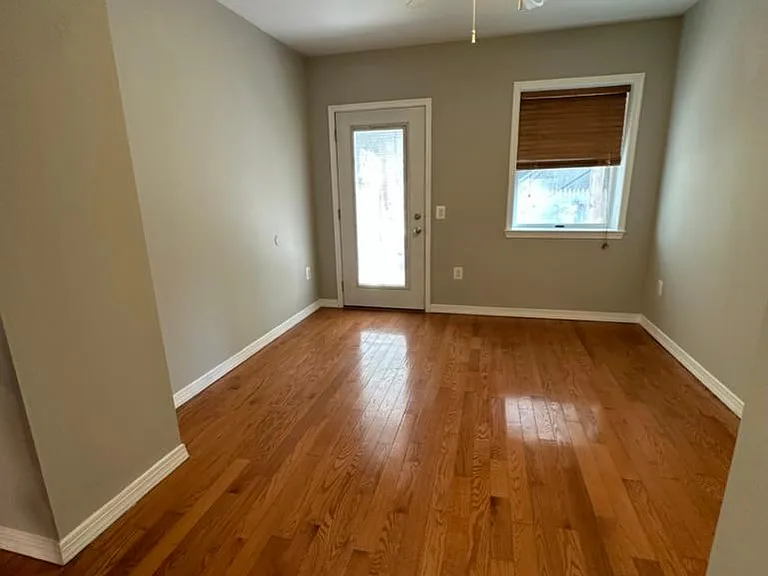 2022 Fairmount Ave #1F — Photo 12