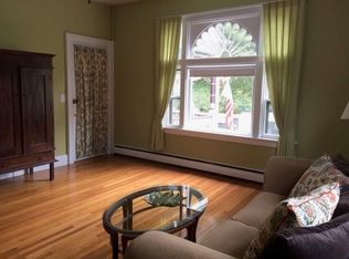 38 Rhode Island Ave APT 2, Newport, RI 02840