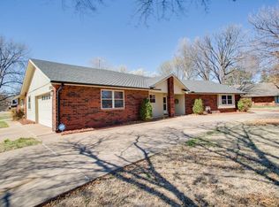 1302 Shady Oaks Pl, Enid, OK 73703