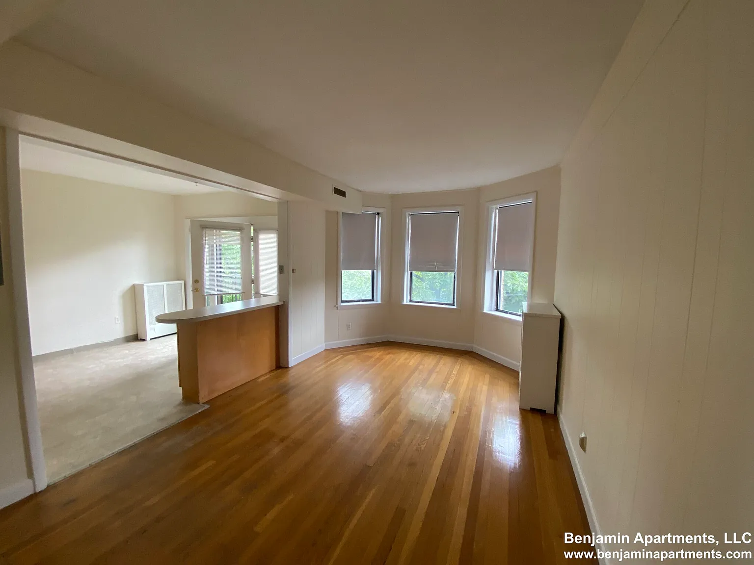 3 bed, 1.5 bath, $3,900 — Photo 2