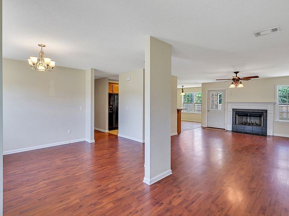 5th image of 233 Madison Belle Ln