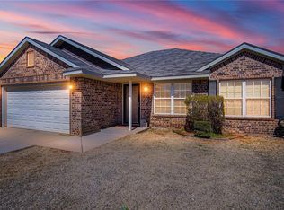 11433 SW 24th St, Yukon, OK 73099