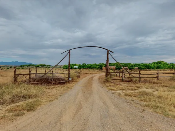 22 Avenida Vieja, Lamy, NM 87540