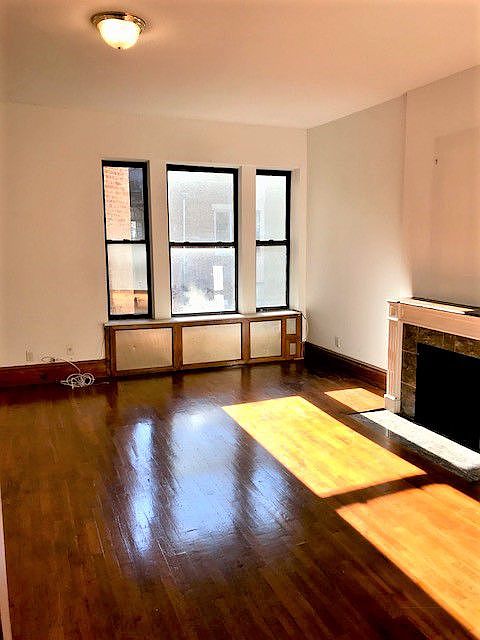 2nd image of 302 W 107th St APT 3B
