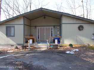 6 Cheyenne Dr, Hazleton, PA 18202