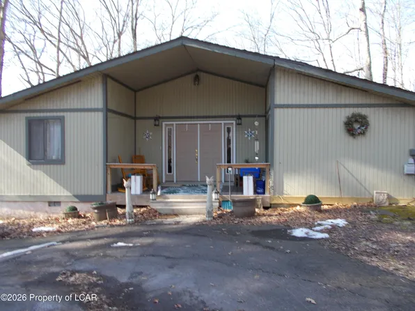 6 Cheyenne Dr, Hazleton, PA 18202