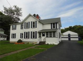 82 State St, Manchester, NY 14504