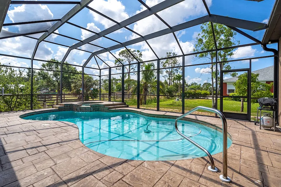 4 bed, 3.0 bath, 4698 sqft, $2,695 — Photo 3