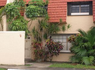 2 Spinning Wheel Ln, Tamarac, FL 33319