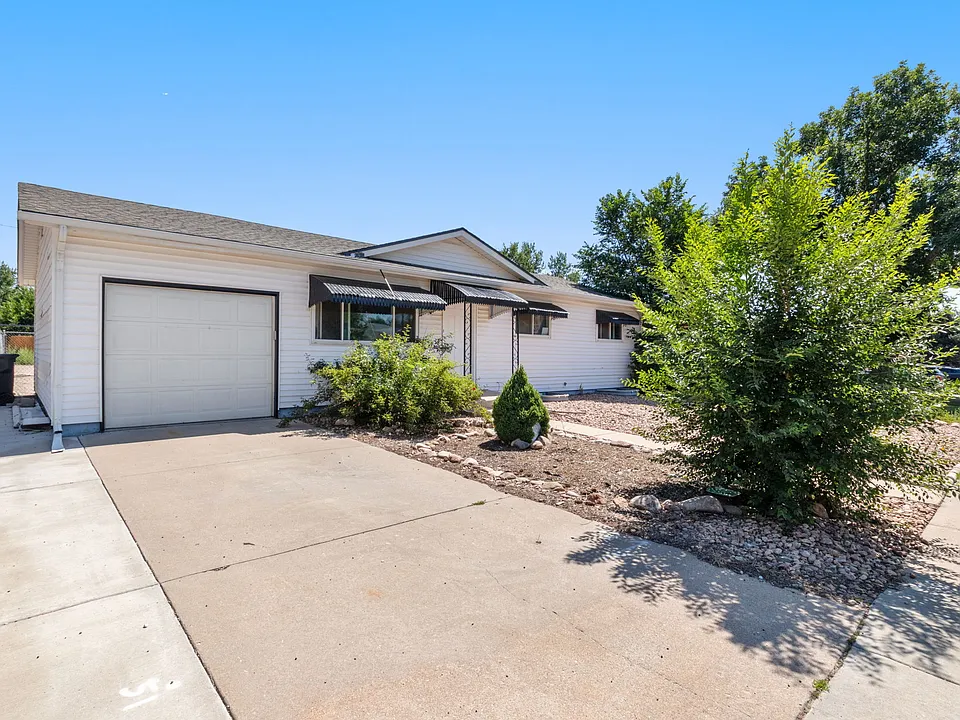 1704 Acacia Dr