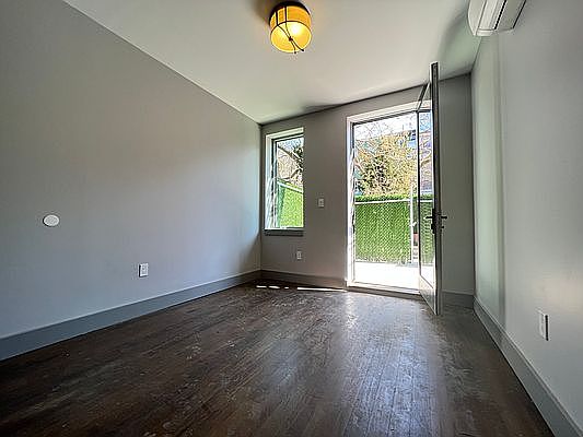 5th image of 387 Suydam St #1