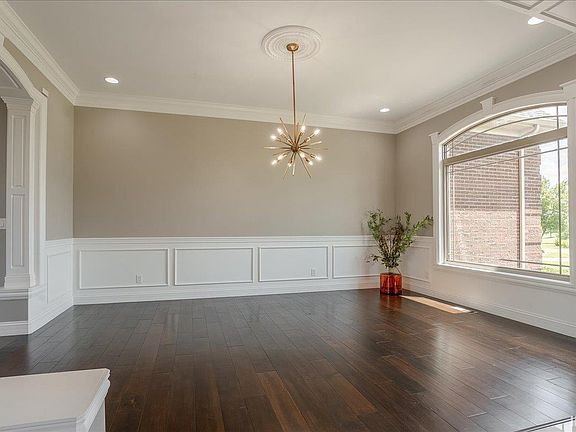 5th image of 5977 Medinah Dr