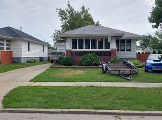 714 W Main Cross St, Taylorville, IL 62568