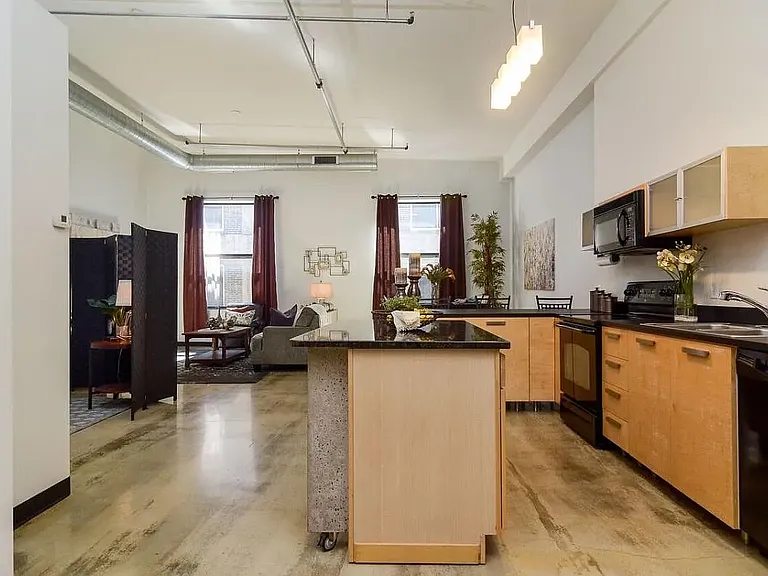 350 Saint Peter St #419 — Photo 2