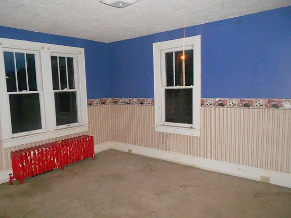 5th image of 189 Main St
