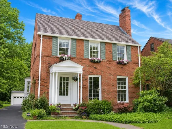2400 Eardley Rd, University Heights, OH 44118