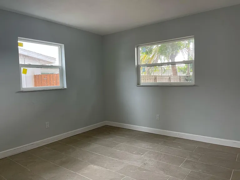 482 Oakwood Dr — Photo 13