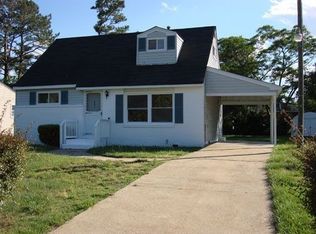 621 Iris Ln, Virginia Beach, VA 23462