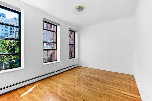 Rented by Compass | media 25