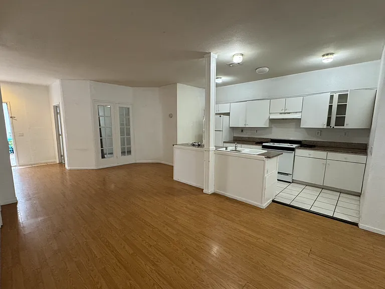 1050 Scott St #3 — Photo 2