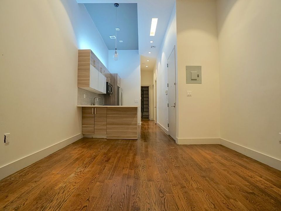 1st image of 177 Wyckoff Ave #3I