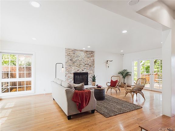 3rd image of 22647 Cavalier St