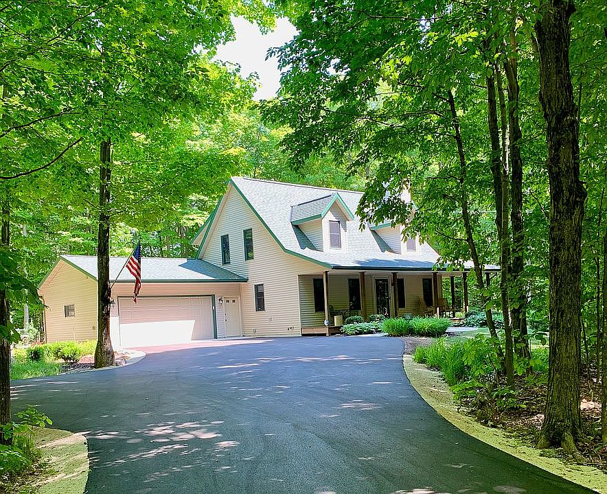 1st image of 8068 Chateau Dr